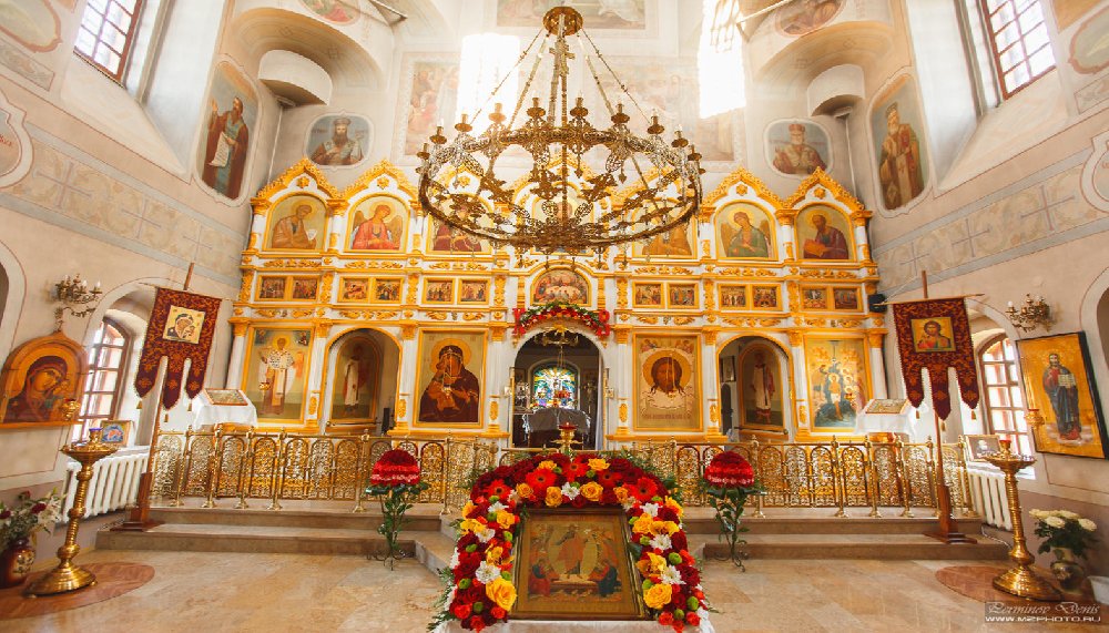 Внутри Храма